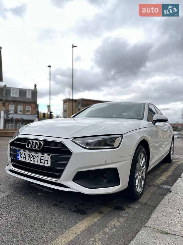 Седан Audi A4 2021 в Киеве