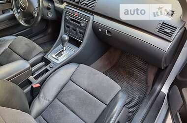 Седан Audi A4 2004 в 