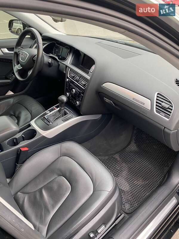 Седан Audi A4 2012 в Киеве
