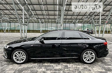 Седан Audi A4 2021 в 