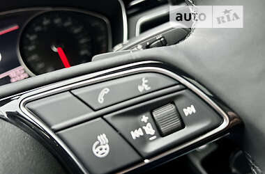 Седан Audi A4 2021 в 