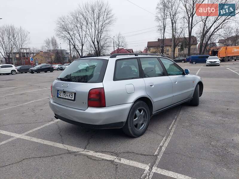 Универсал Audi A4 1996 в Днепре