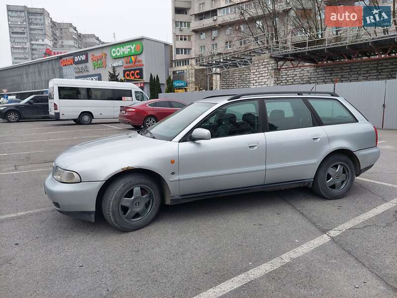 Универсал Audi A4 1996 в Днепре