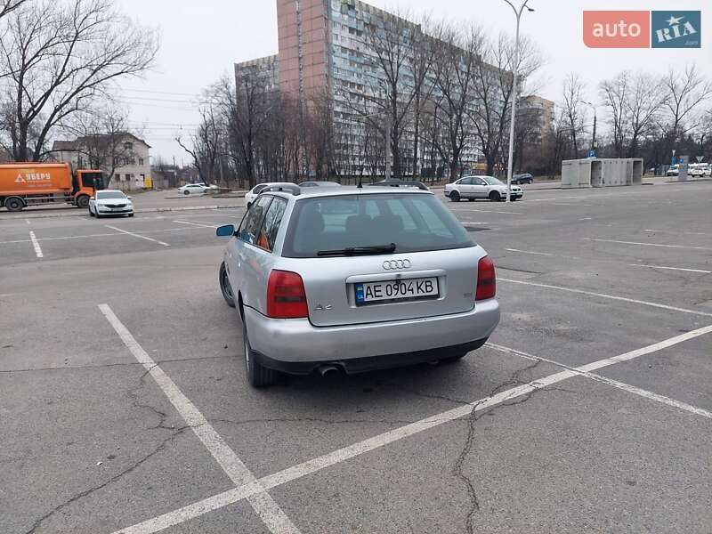 Универсал Audi A4 1996 в Днепре