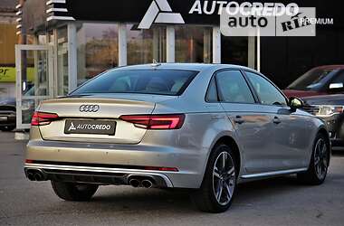 Седан Audi A4 2016 в 