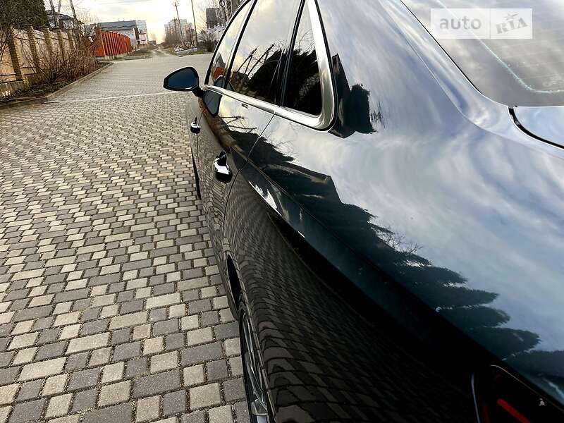 Седан Audi A4 2019 в Хмельницькому