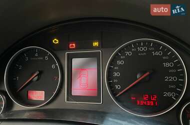 Седан Audi A4 2001 в 