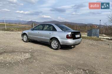 Седан Audi A4 1997 в Хусте
