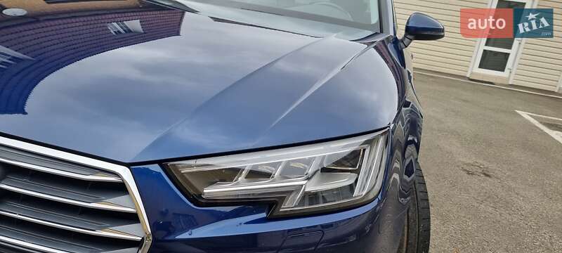 Седан Audi A4 2016 в Киеве