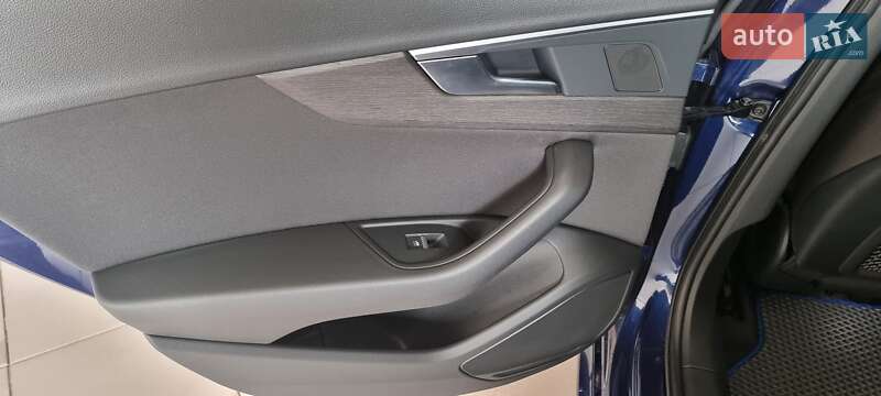 Седан Audi A4 2016 в Киеве