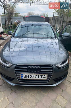 Седан Audi A4 2012 в Измаиле