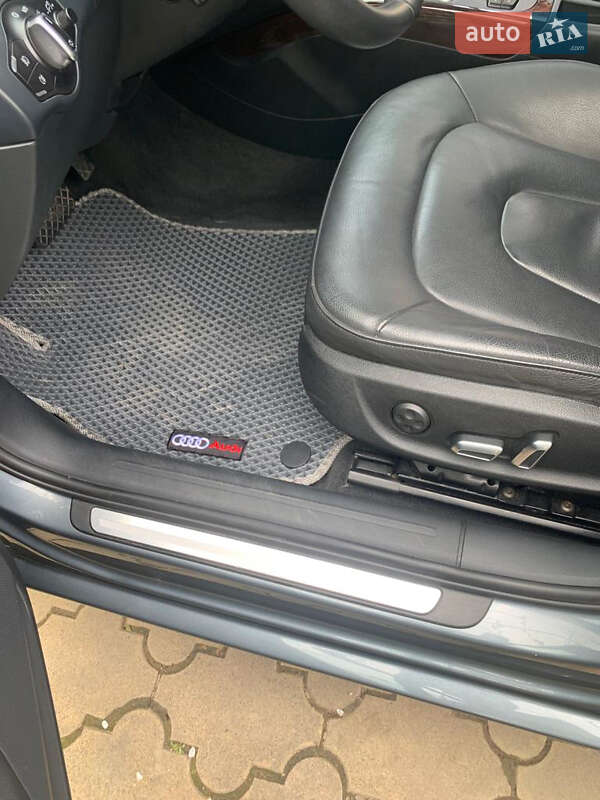 Седан Audi A4 2012 в Измаиле