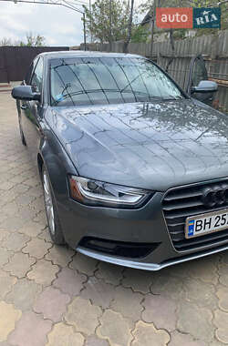 Седан Audi A4 2012 в Измаиле