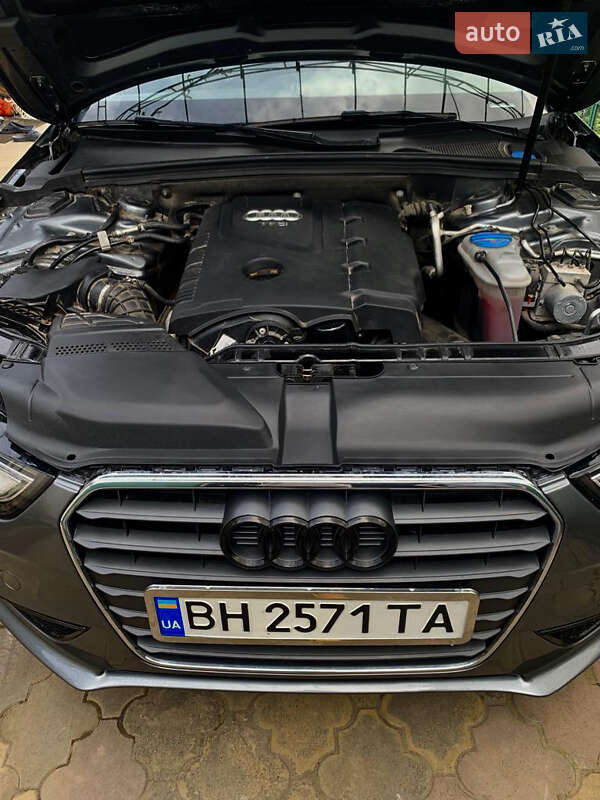 Седан Audi A4 2012 в Измаиле