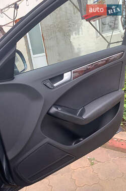 Седан Audi A4 2012 в 