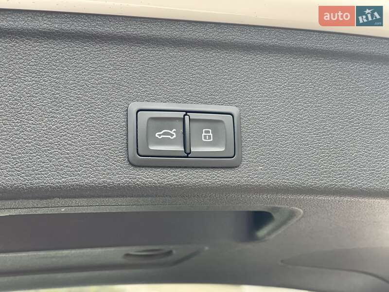 Универсал Audi A4 2019 в Житомире