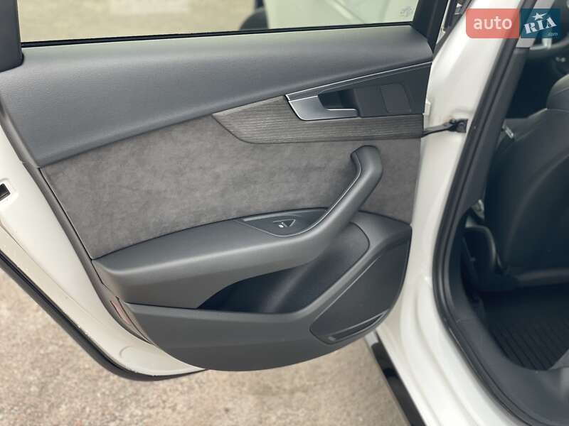 Универсал Audi A4 2019 в Житомире