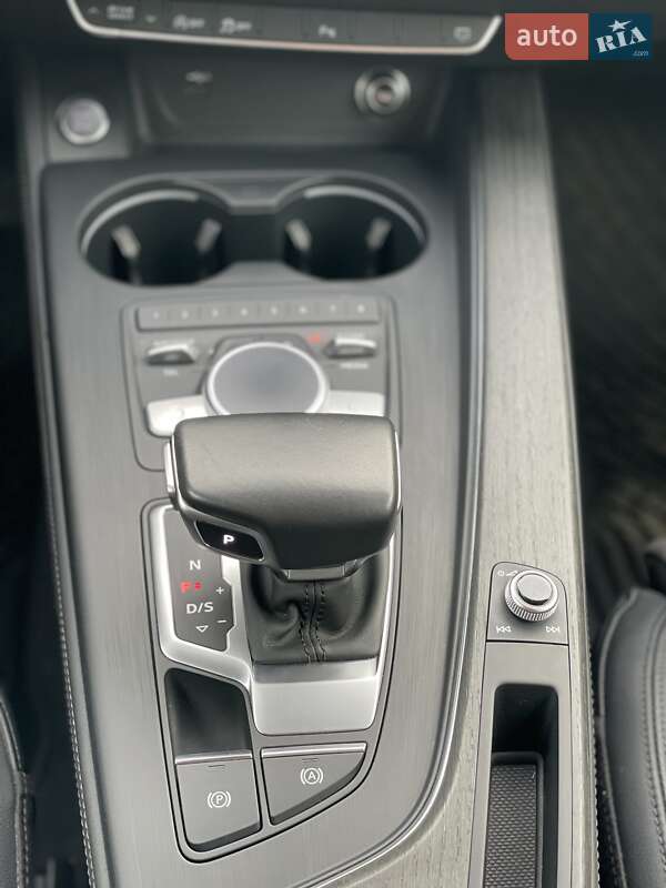Универсал Audi A4 2019 в Житомире