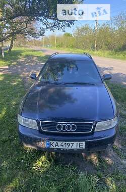 Седан Audi A4 2001 в Покровском