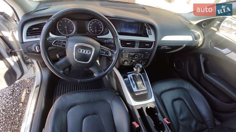 Седан Audi A4 2010 в Чернівцях