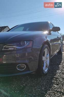 Седан Audi A4 2010 в Чернівцях
