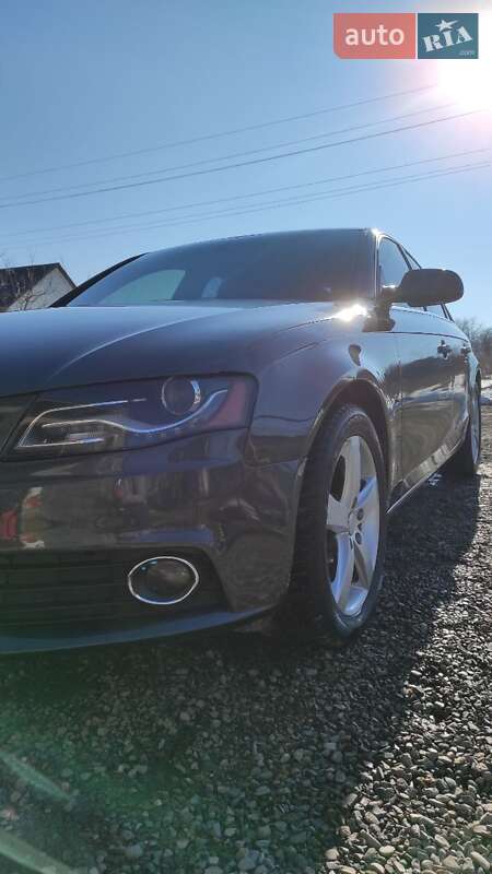 Седан Audi A4 2010 в Чернівцях