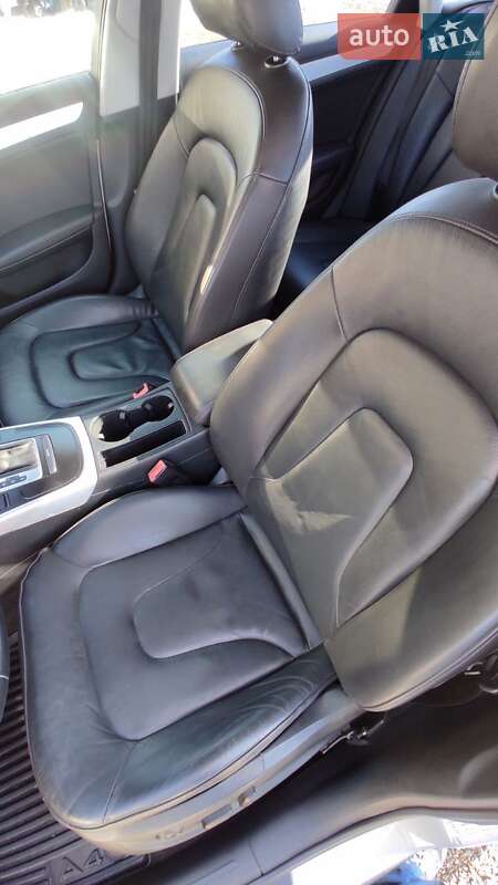 Седан Audi A4 2010 в Чернівцях