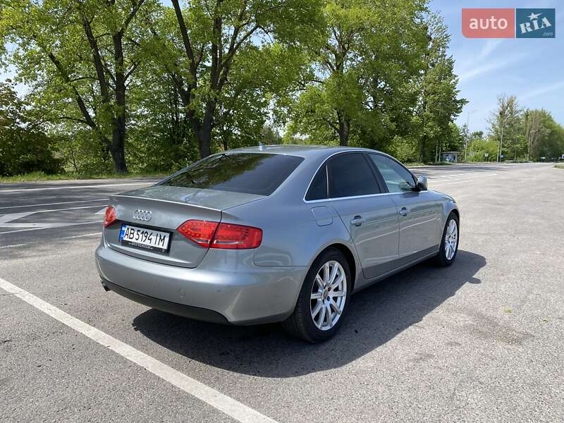 Седан Audi A4 2010 в Виннице
