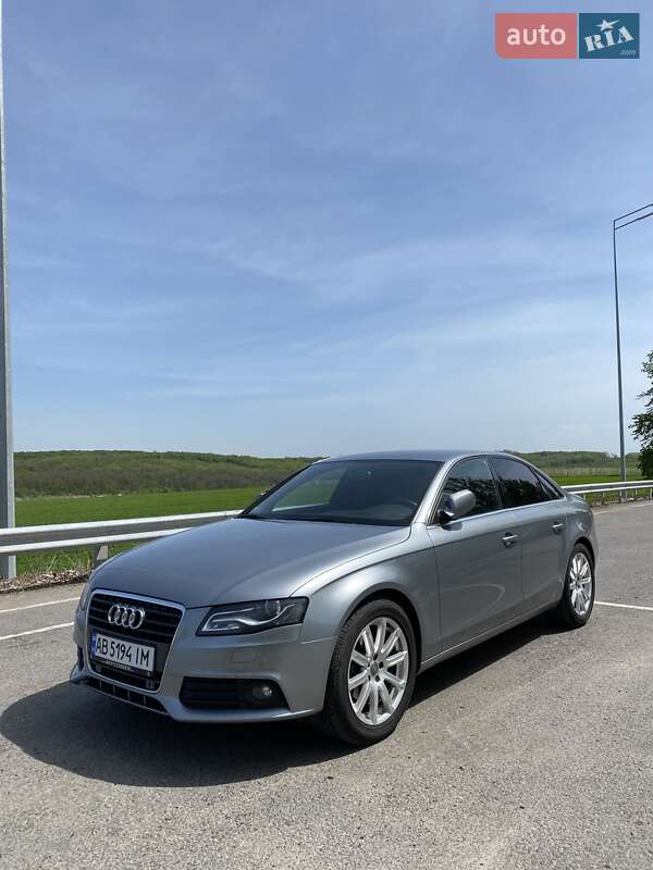 Седан Audi A4 2010 в Виннице