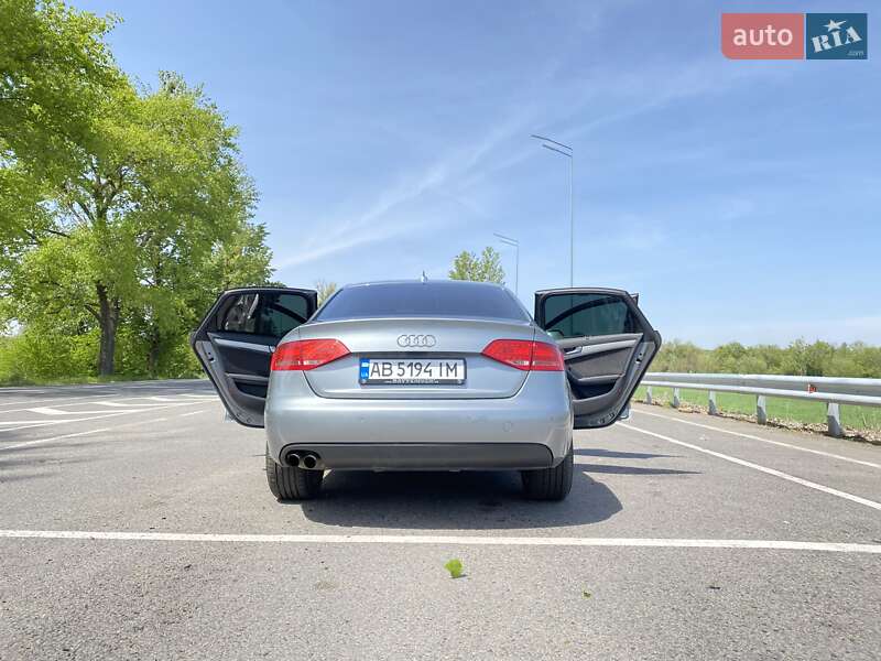 Седан Audi A4 2010 в Виннице