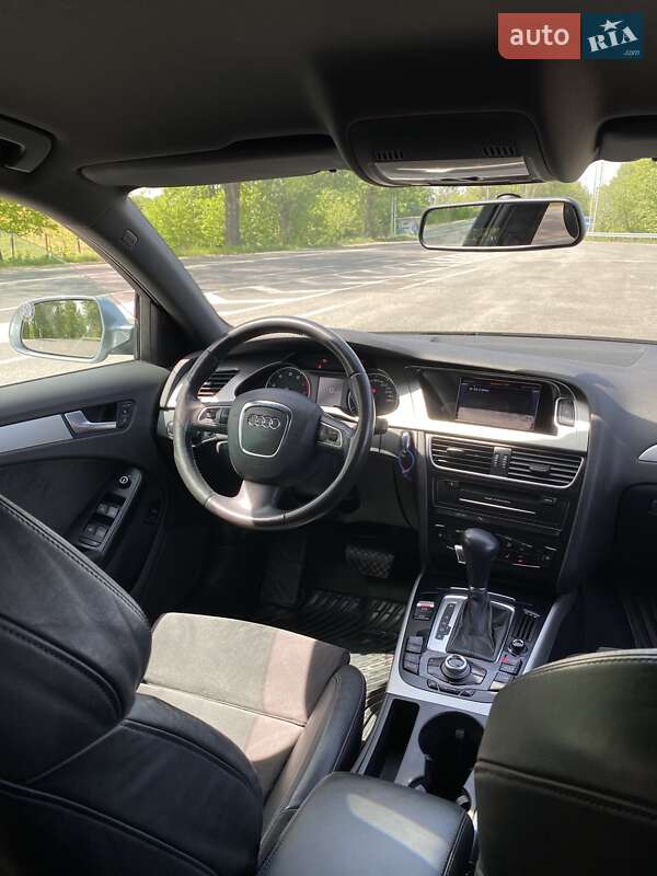 Седан Audi A4 2010 в Виннице