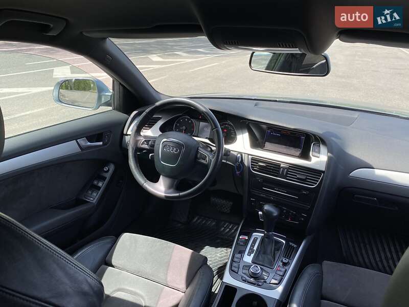 Седан Audi A4 2010 в Виннице