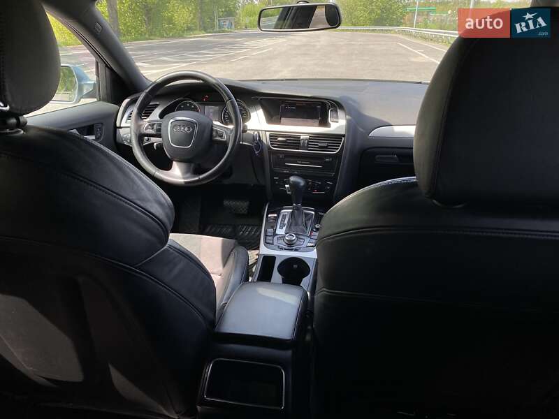 Седан Audi A4 2010 в Виннице