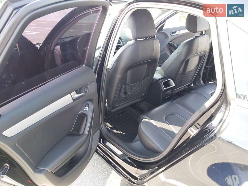 Седан Audi A4 2013 в Полтаве