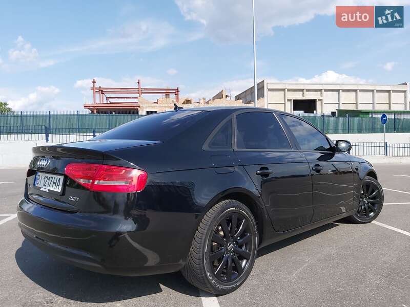 Седан Audi A4 2013 в Полтаве