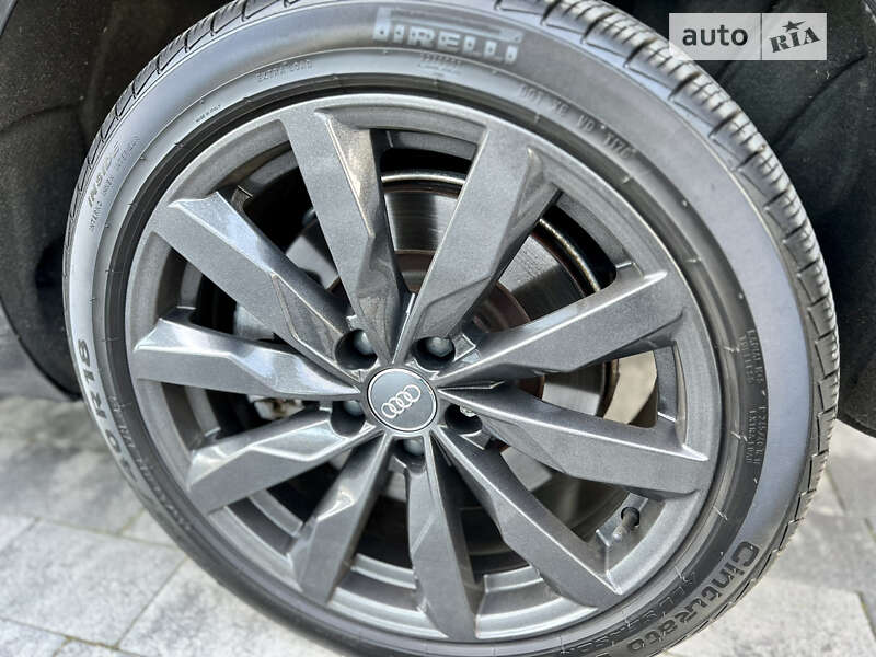 Седан Audi A4 2017 в Львові
