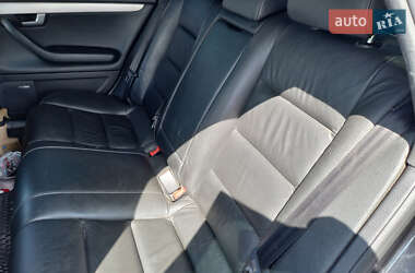 Седан Audi A4 2003 в Балті
