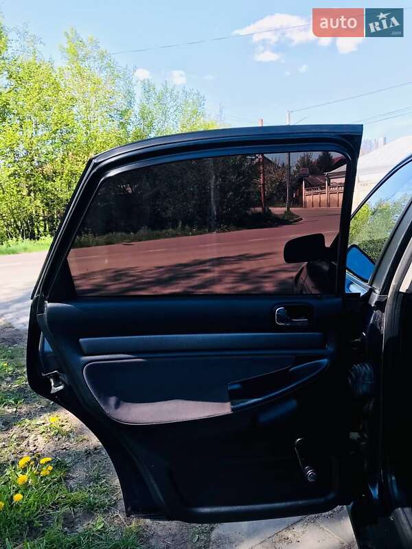 Седан Audi A4 1996 в Бориславе