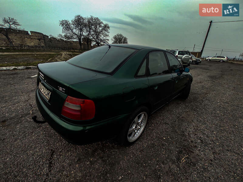 Седан Audi A4 1997 в Белгороде-Днестровском