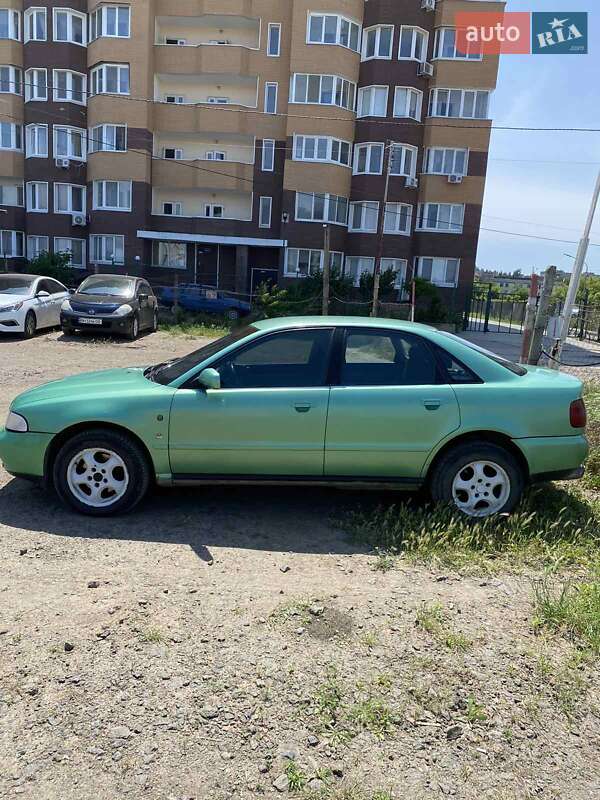Седан Audi A4 1997 в Одессе
