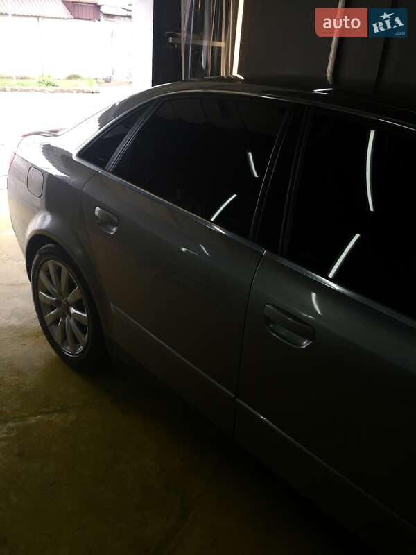 Седан Audi A4 2001 в Днепре