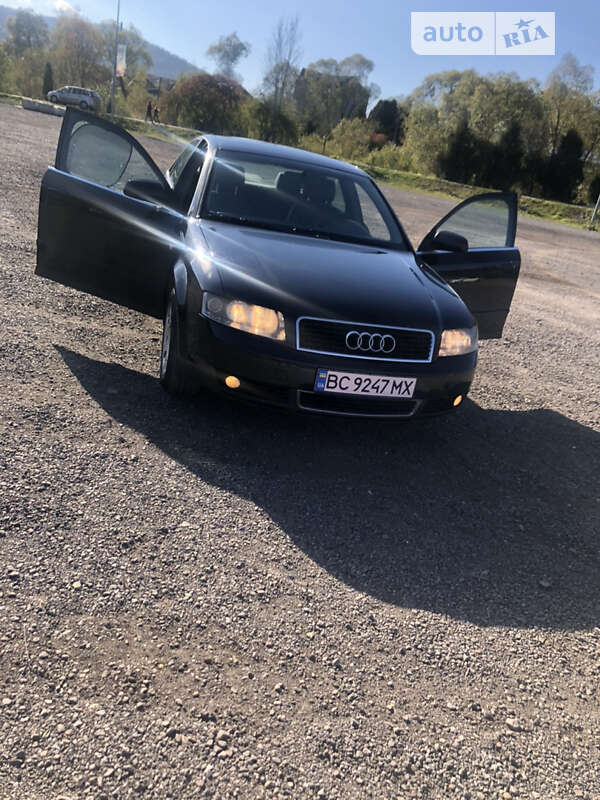 Седан Audi A4 2001 в Славському