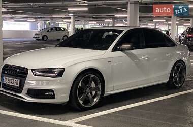 Седан Audi A4 2014 в Львове