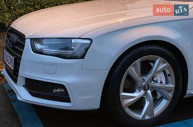 Седан Audi A4 2014 в Львове