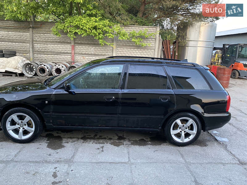 Универсал Audi A4 1998 в Виннице