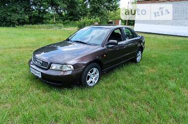 Седан Audi A4 1998 в Києві