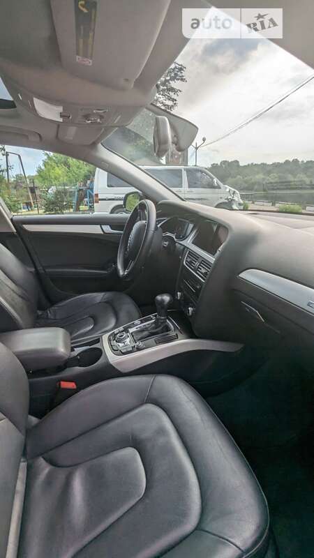 Седан Audi A4 2013 в Тлумачі
