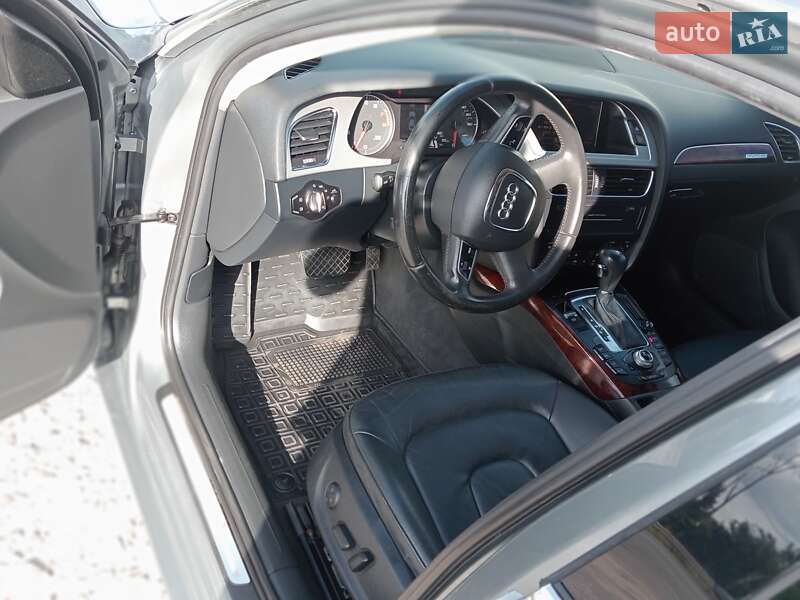 Седан Audi A4 2010 в Полтаве