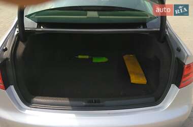 Седан Audi A4 2010 в Львові
