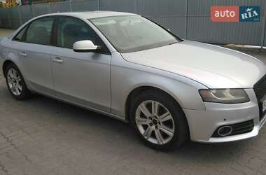 Седан Audi A4 2010 в Львове